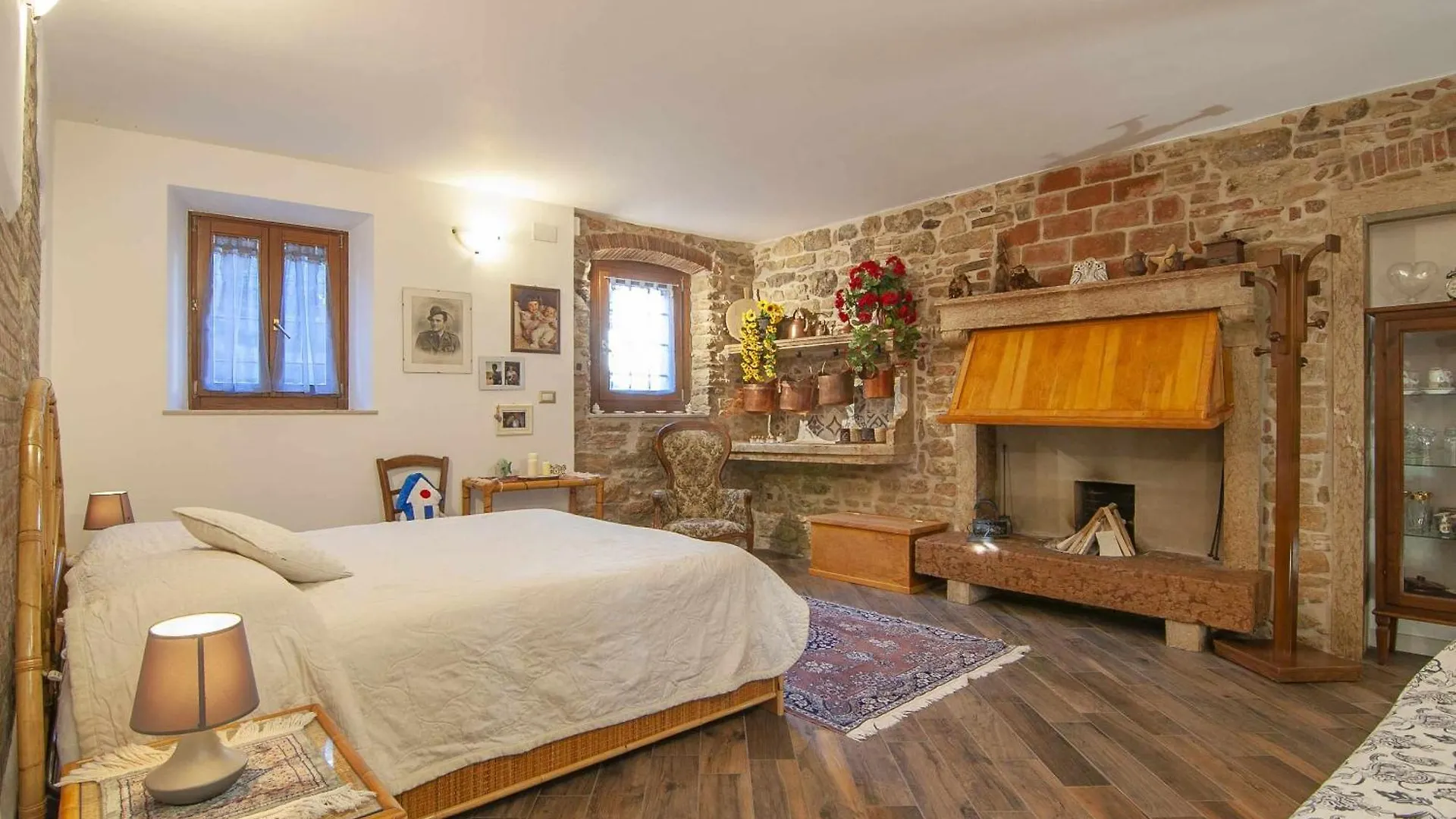 Dimora Laura - Romantico Con Stufa A Legno elérhetőségei