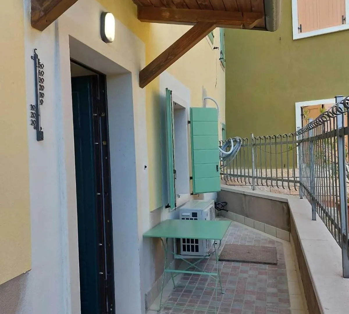 شقة Dimora Laura - Romantico Con Stufa A Legno SantʼAmbrogio di Valpolicella